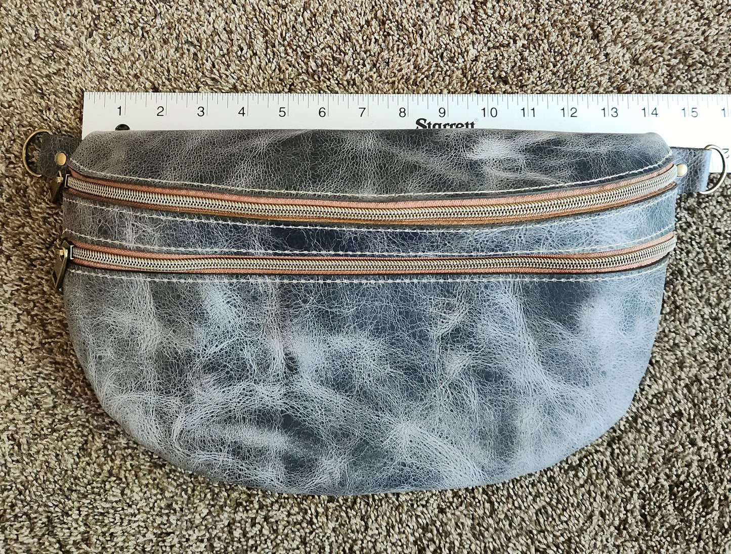 XL sling bag light tan