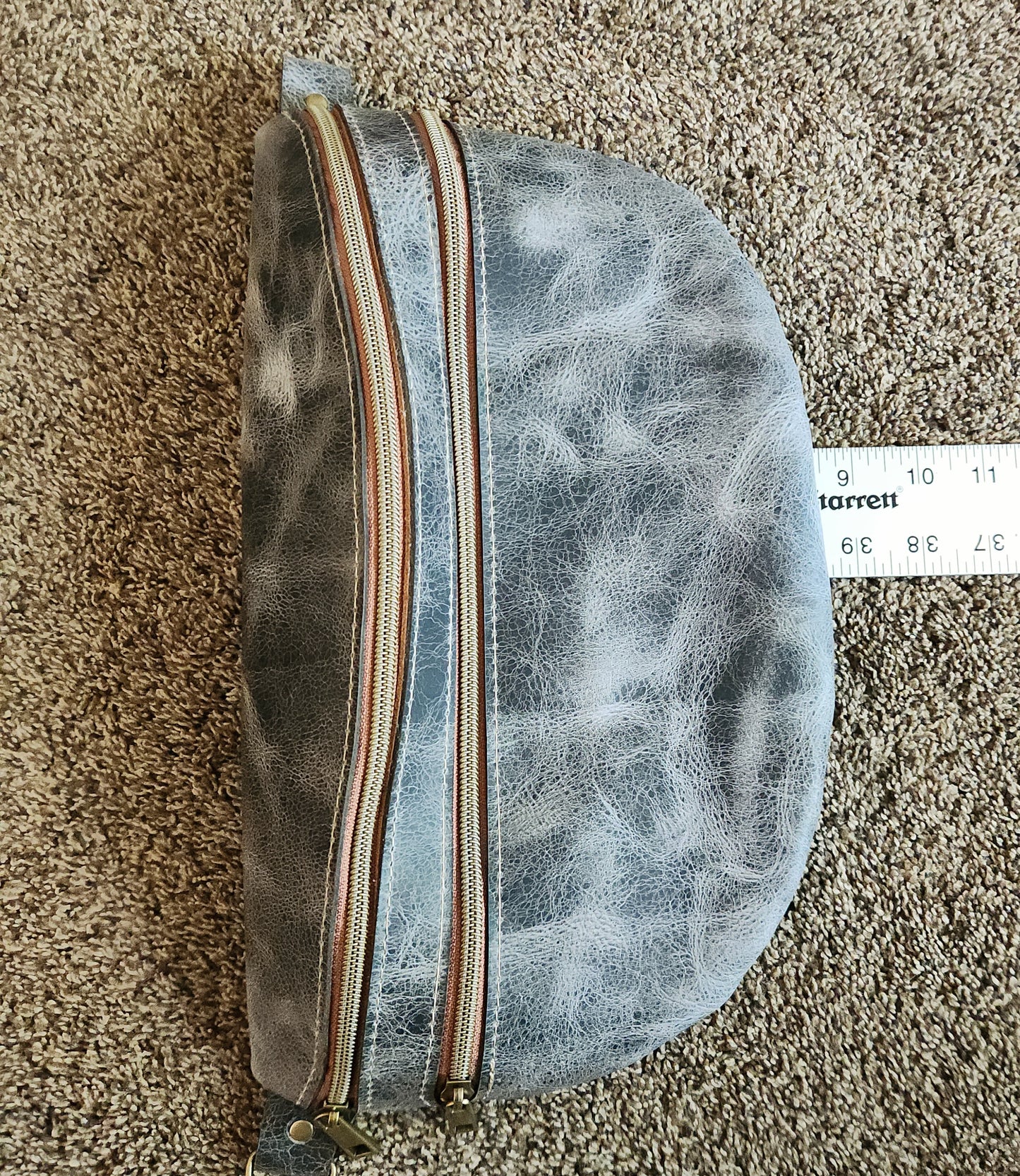 XL sling bag light tan