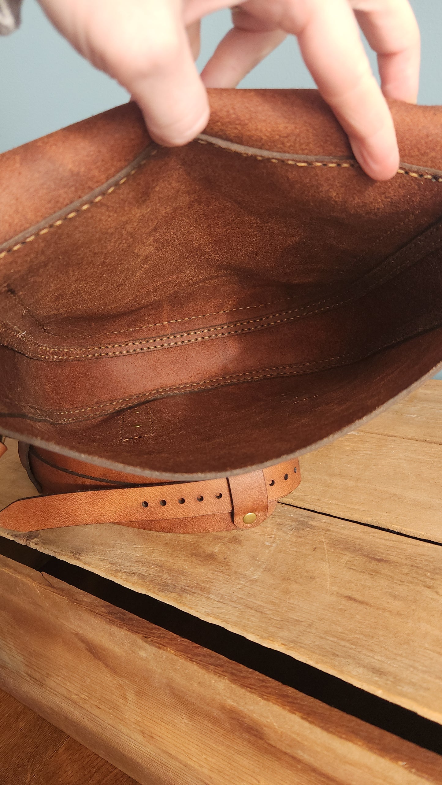 Saddle bag (worn baseball)