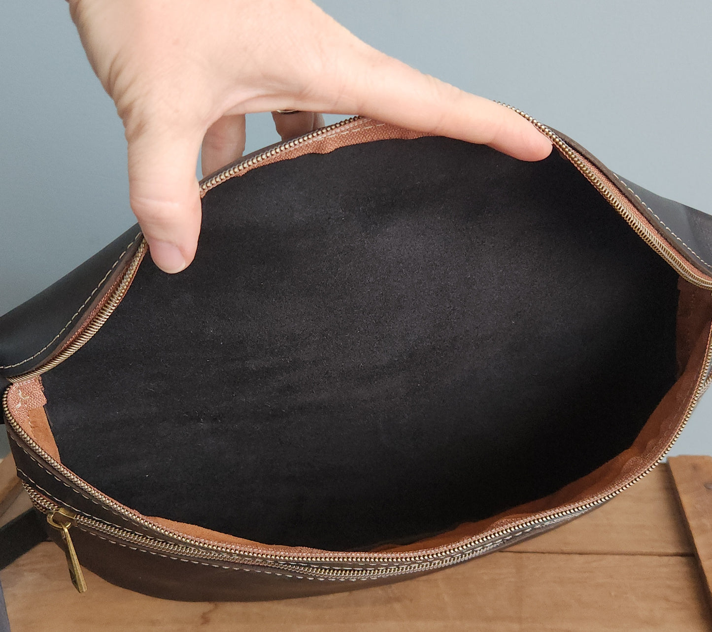 XL double pocket sling bag black