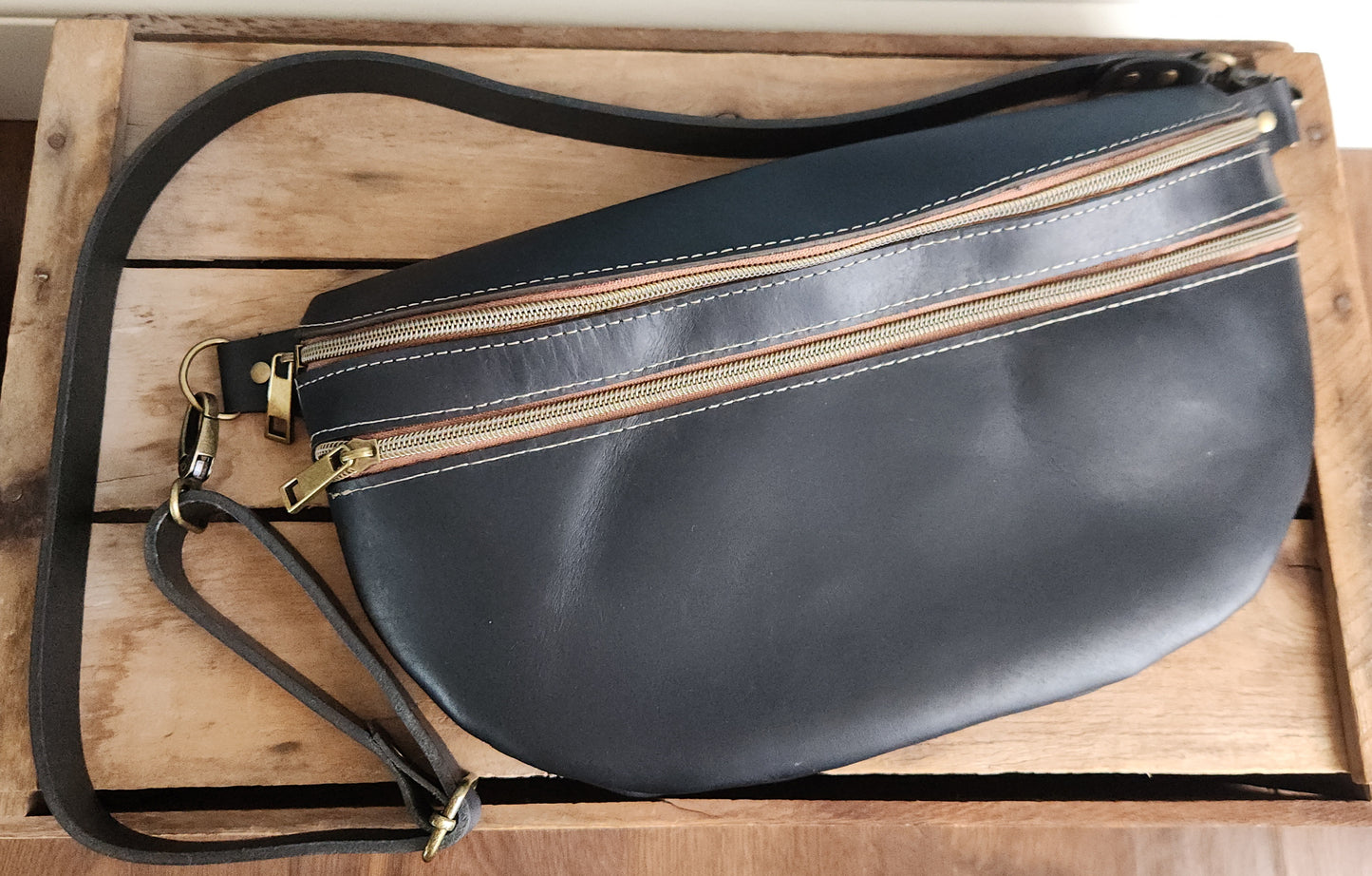 XL double pocket sling bag black