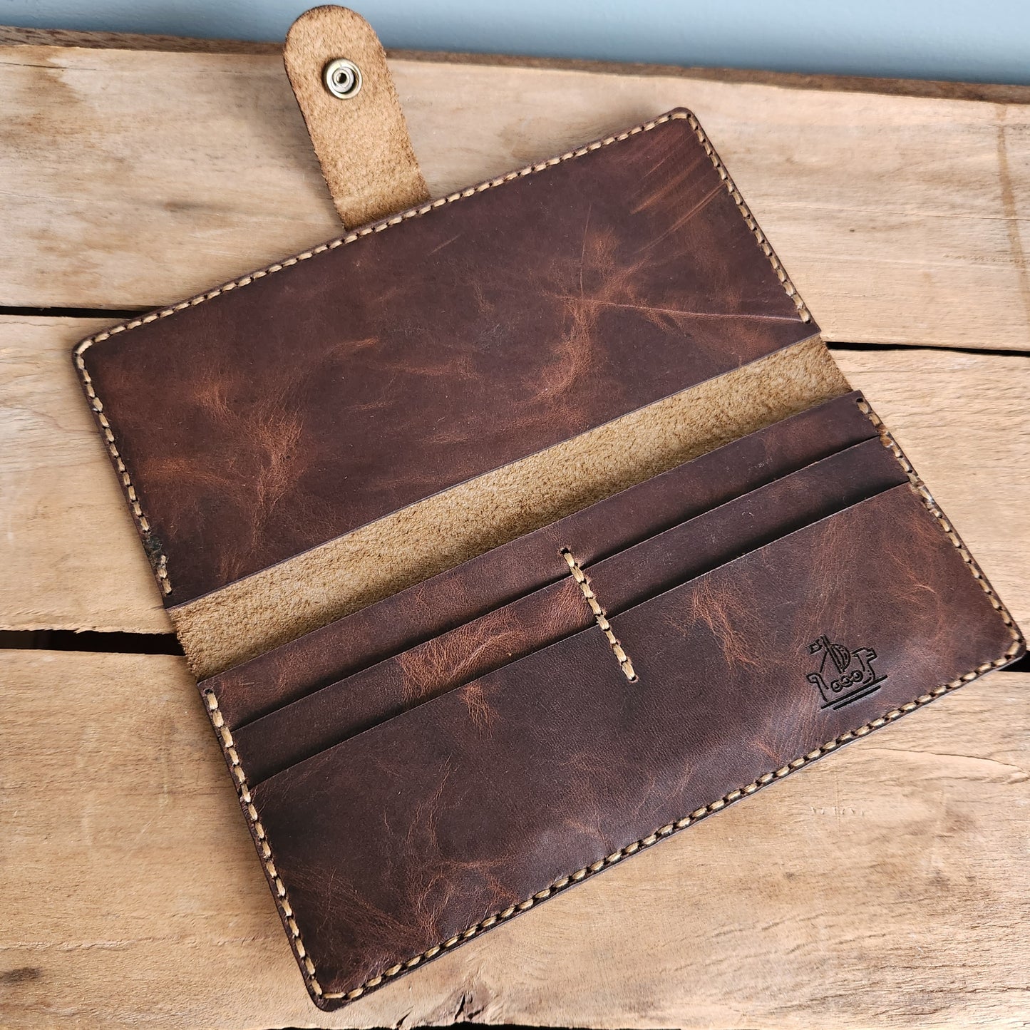 Derby brown long wallet