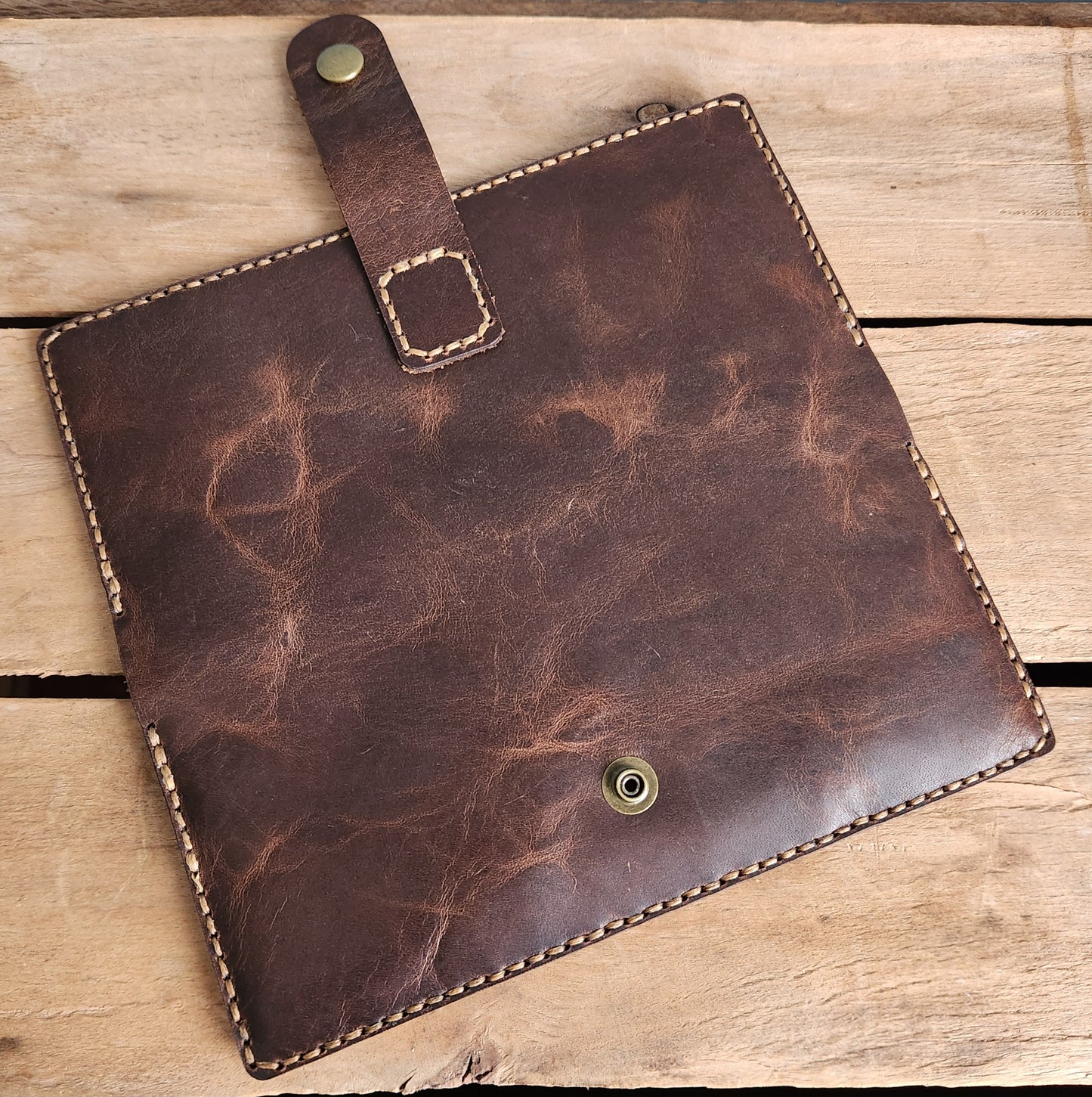 Derby brown long wallet