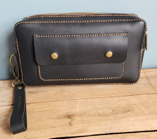 XL clutch black